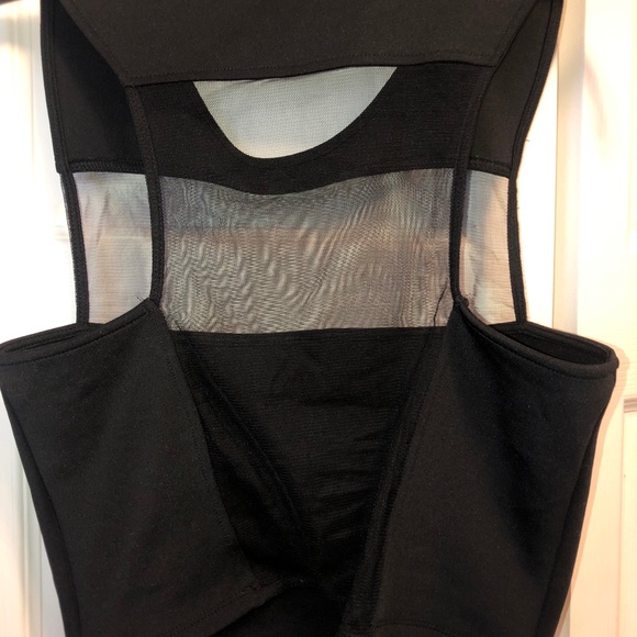 Black and mesh tank top crop top size large - Picture 2 of 3